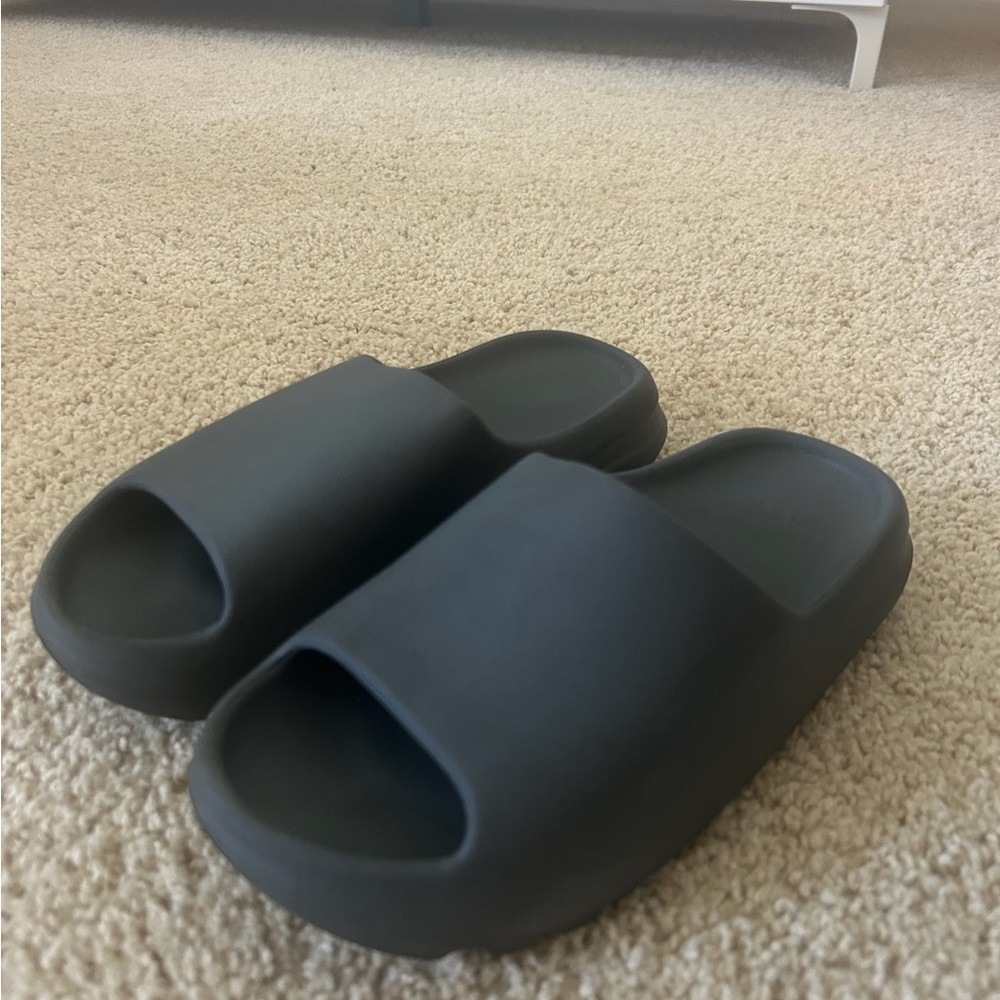 Yeezy Slides